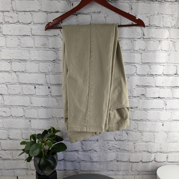 Amazon Essentials Men's Skinny Jeans - Beige - Picture 4 of 14